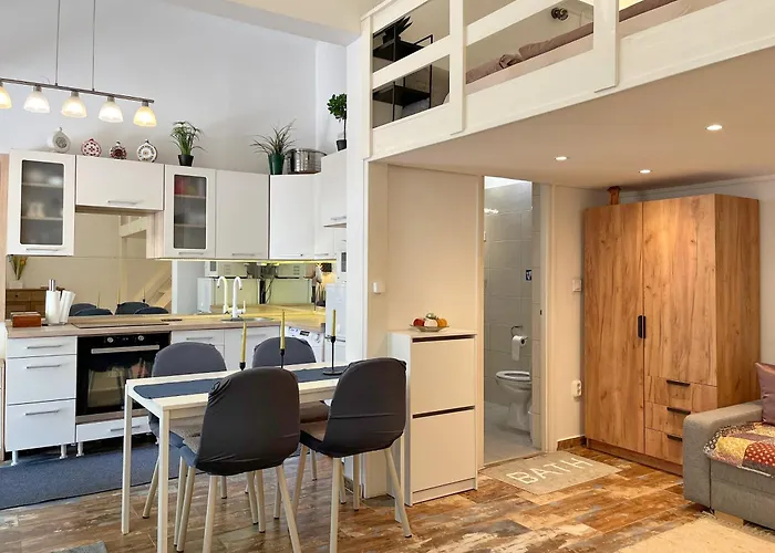 Brand New Garden Flat / Free Parking