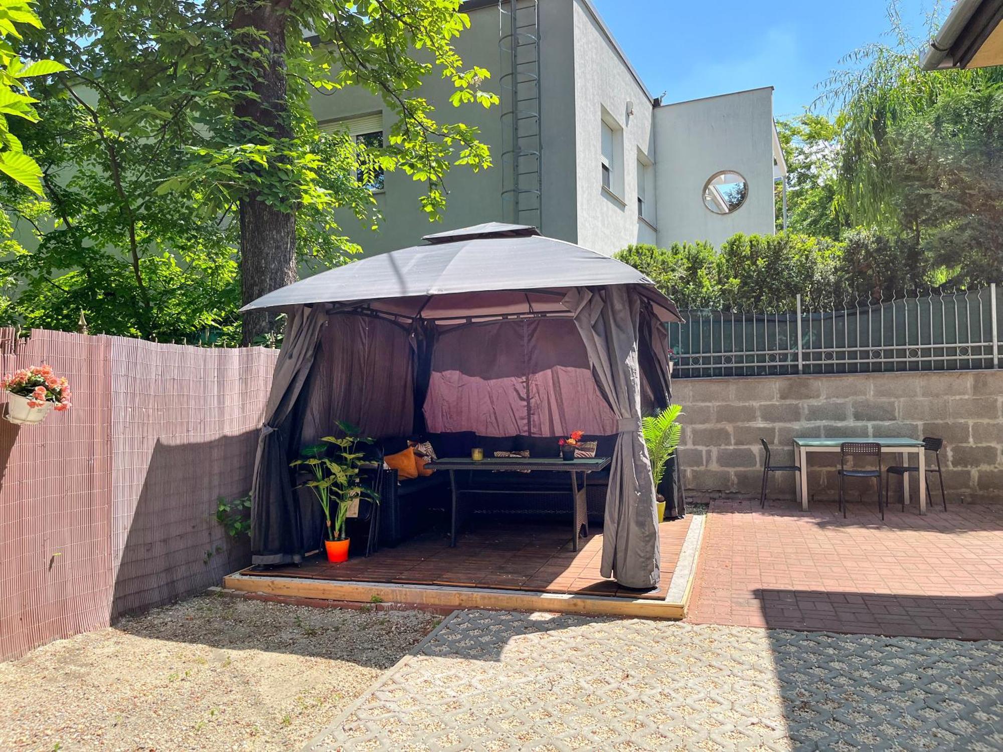 דירה Brand New Garden Flat / Free Parking בודפשט